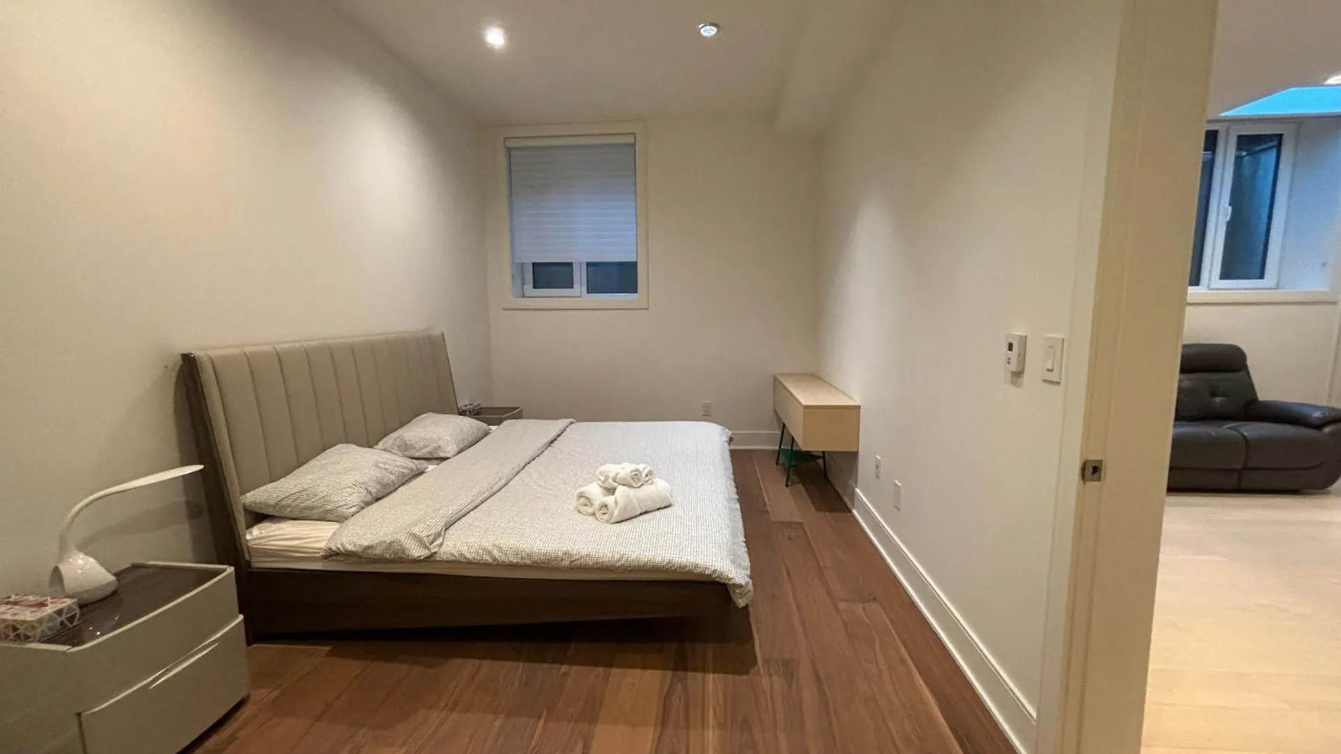 ゲストハウス Cozy&Private Suite In バンクーバー